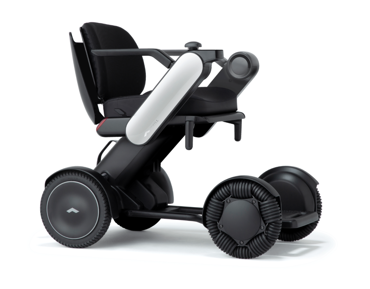 WHILL Model C2（モデル シーツー）。高い走破性を誇るオムニホイールを搭載した次世代型電動車椅子。ホワイトのサイドパネルが特徴的で、5cmの段差も乗り越え可能なスタイリッシュなデザイン。
